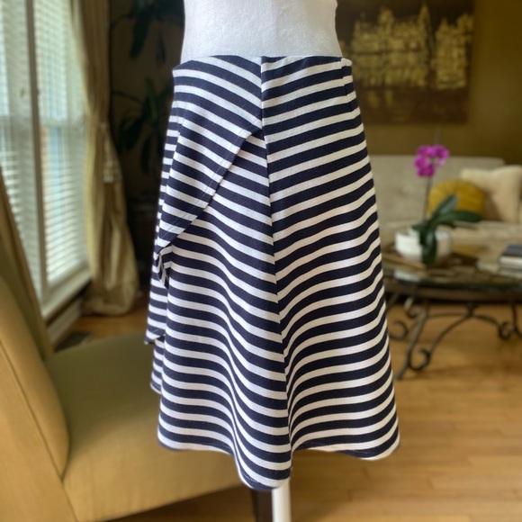 LOFT Black & White Horizontal Stripe Mini Wrap Skirt size Small - Picture 2 of 9